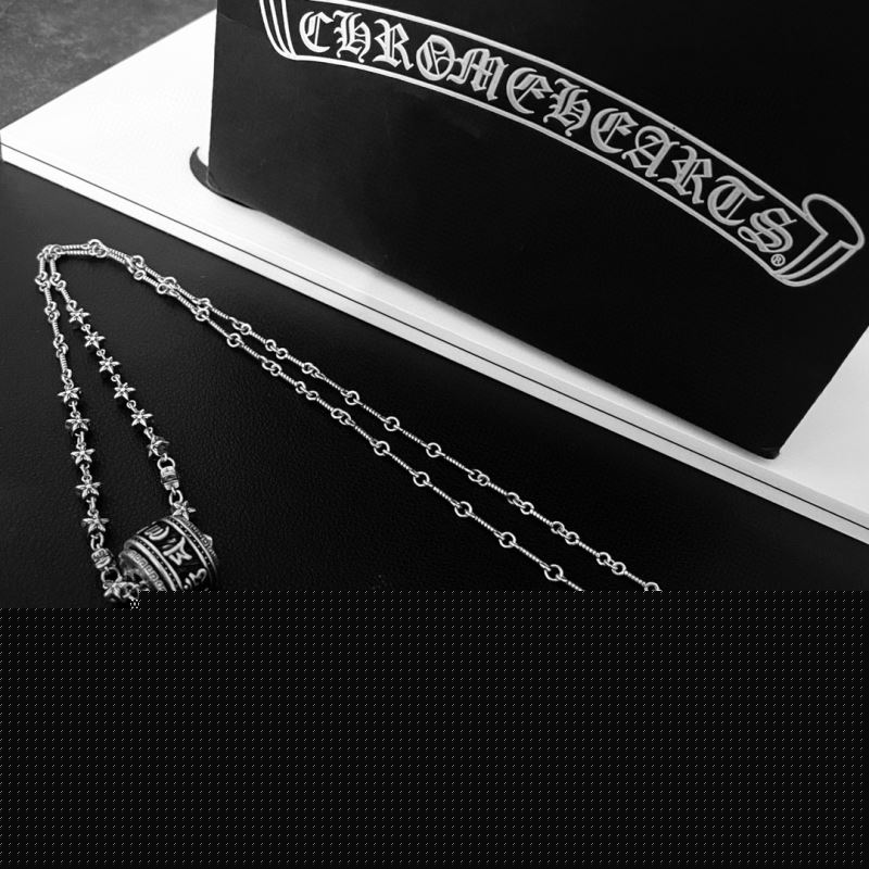 Ch**me He**ts necklaces